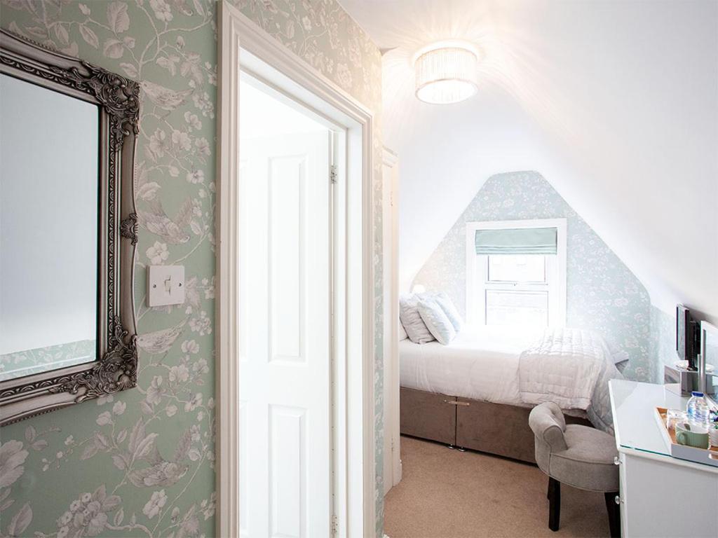 The Castleton Bed & Breakfast Суонидж Екстериор снимка