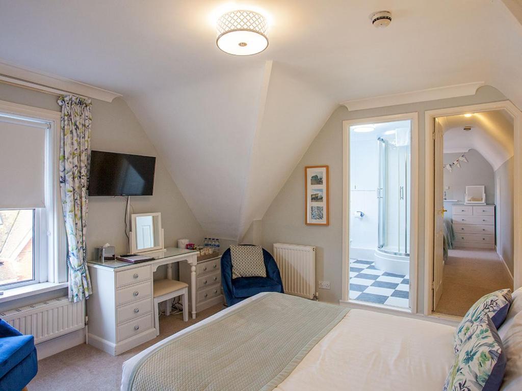 The Castleton Bed & Breakfast Суонидж Екстериор снимка