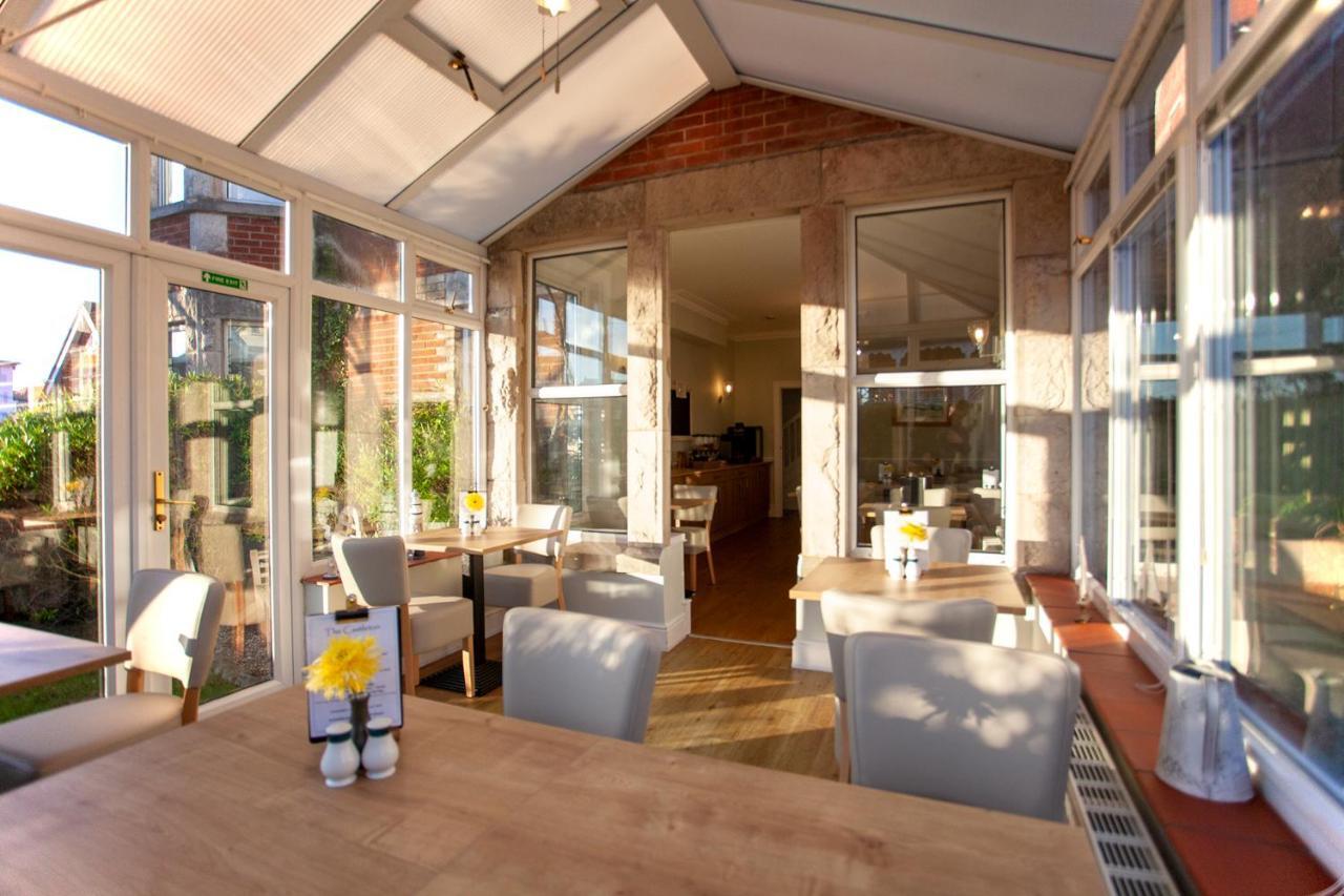 The Castleton Bed & Breakfast Суонидж Екстериор снимка
